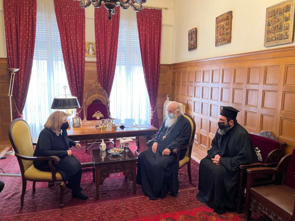 Συνάντηση Βούλτεψη &#8211; Αρχιεπισκόπου για τους πρόσφυγες της Ουκρανίας