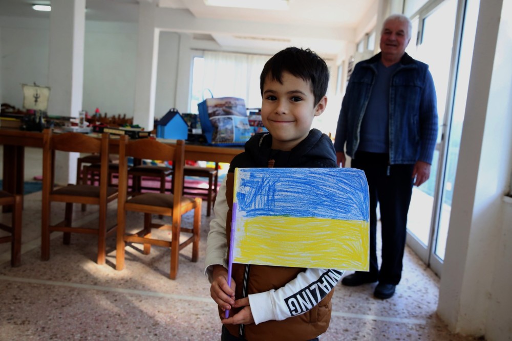 Στο πλευρό των Ουκρανών προσφύγων η Ελλάδα &#8211; Οικονόμου: Στεκόμαστε στο ύψος των περιστάσεων