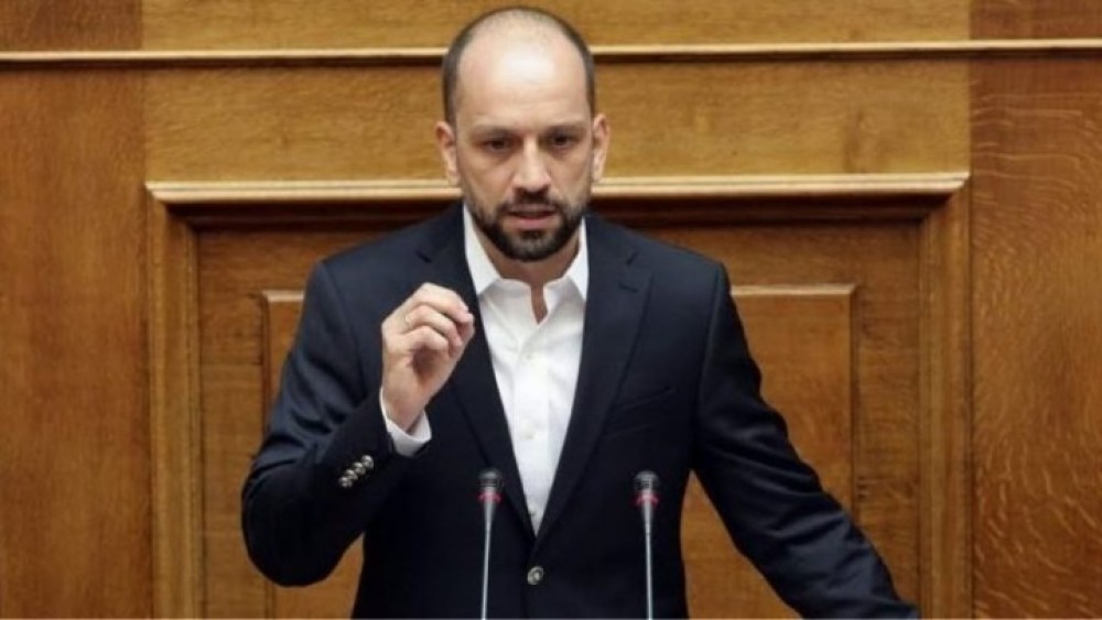 Κώστας Μπάρκας, βουλευτής ΣΥΡΙΖΑ: Πιο άσχετος πεθαίνεις
