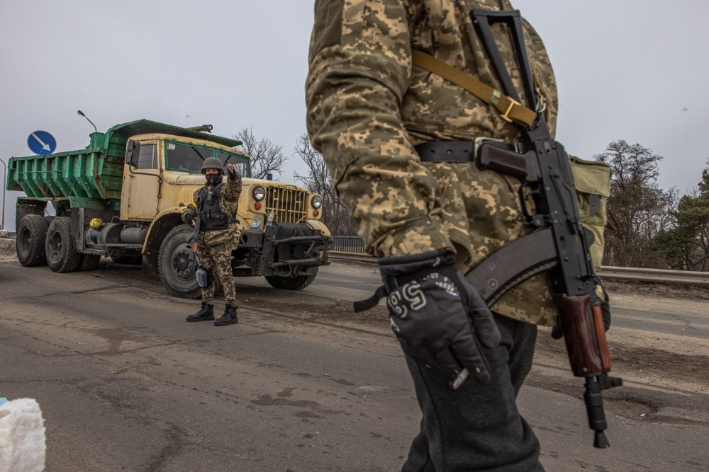 Εισβολή στην Ουκρανία: Σφοδρές μάχες σε Κίεβο, Μαριούπολη και Χάρκοβο
