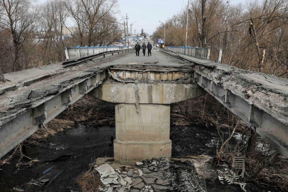 Εισβολή στην Ουκρανία: Περικυκλωμένες από ρωσικές δυνάμεις πολλές πόλεις-Αυξάνονται οι νεκροί άμαχοι