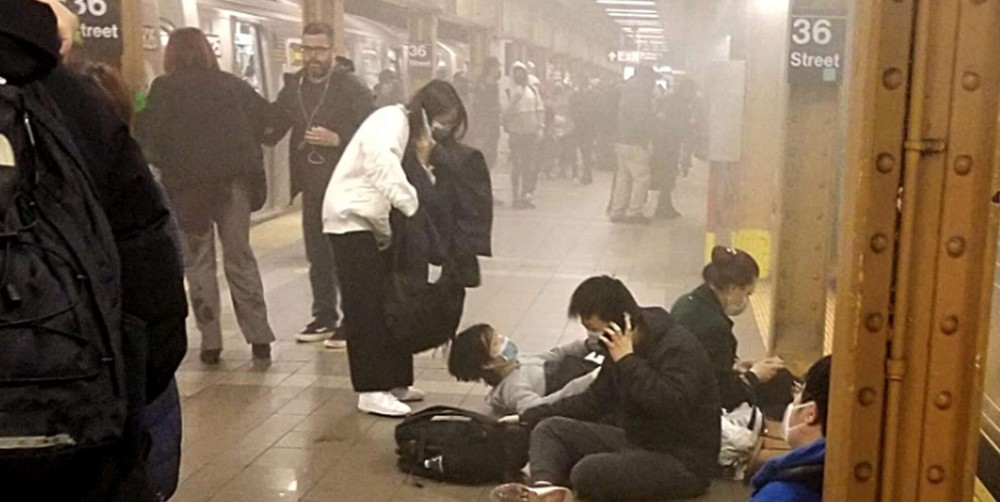 Νέα Υόρκη: Συνελήφθη ο ύποπτος για τους πυροβολισμούς στο Μετρό