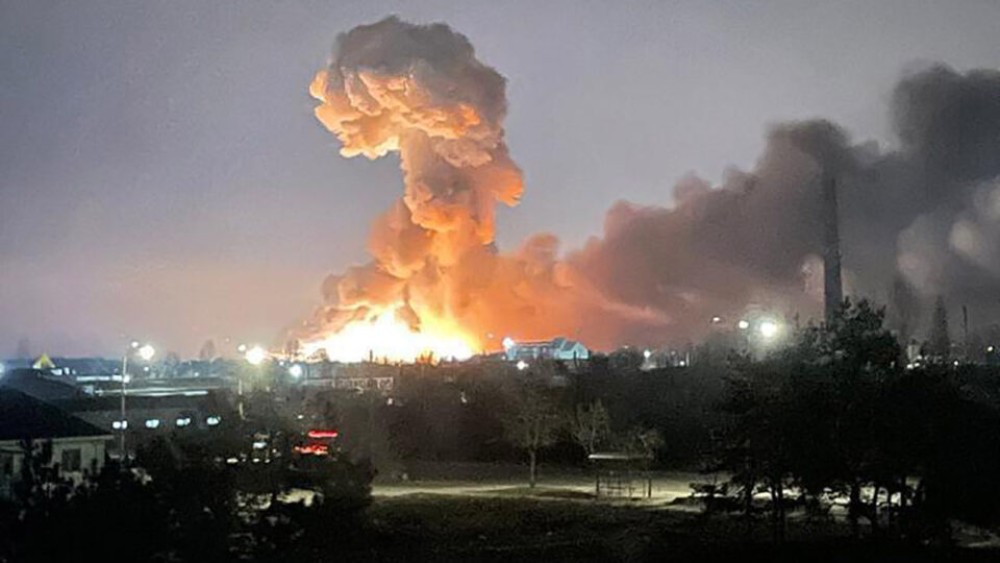 Ουκρανία- Ρώσικοι πύραυλοι κατέστρεψαν διυλιστήριο κοντά στην Οδησσό