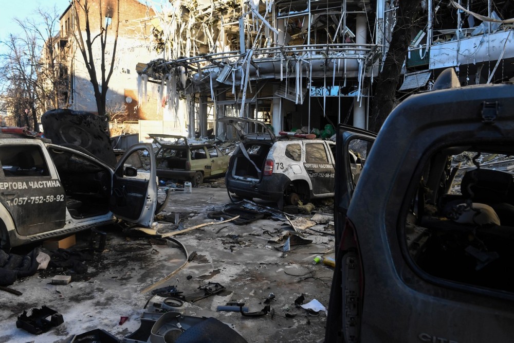Σφοδροί βομβαρδισμοί των Ρώσων στο Ντονμπάς και τη Μαριούπολη