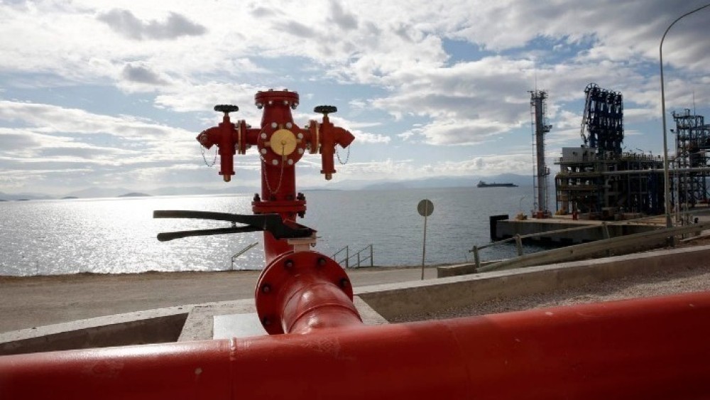 ΔΕΣΦΑ: Χρήσιμη η προσθήκη πλωτής δεξαμενής LNG στη Ρεβυθούσα