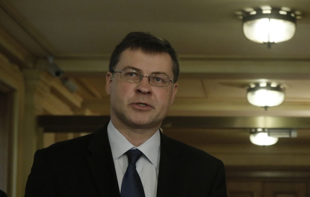 Ντομπρόφσκις: Επιτάχυνση καταβολής των 600 εκατ. ευρώ, σχεδιασμός νέας χρηματοδότησης στην Ουκρανία