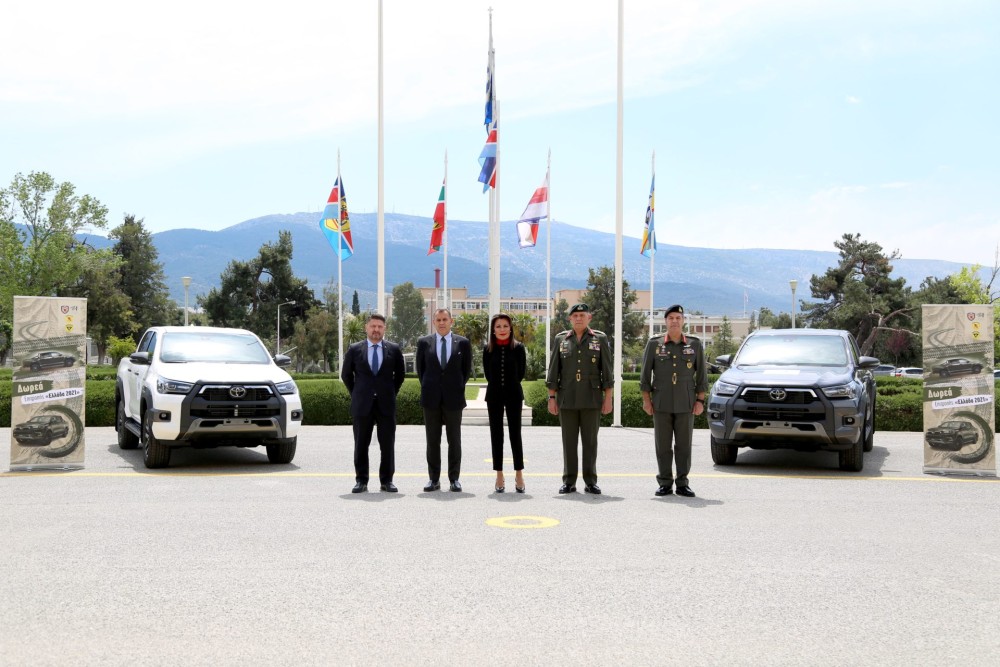 «Ελλάδα 2021»: Δωρεά 20 οχημάτων αξίας 840.000 ευρώ στο Γενικό Επιτελείο Στρατού