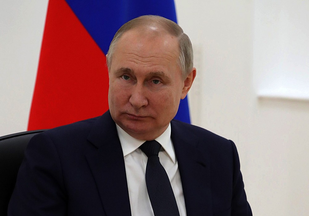 Πούτιν: Η Ρωσία έχει «επαρκές απόθεμα» βομβών διασποράς - «Θα τις χρησιμοποιήσουμε αν χρειαστεί»