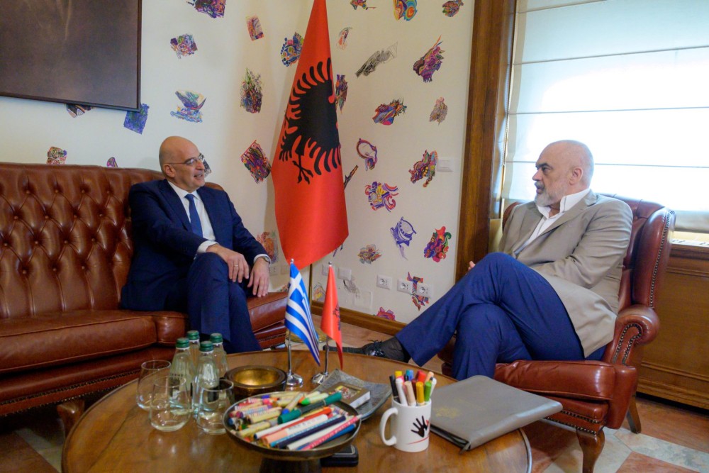 Συνάντηση του Ν. Δένδια με τον πρωθυπουργό της Αλβανίας, Ε. Ράμα, στα Τίρανα