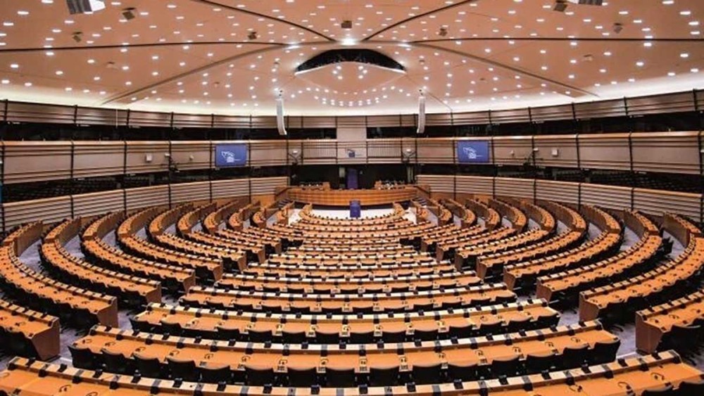 Ευρωκοινοβούλιο: Εγκρίθηκε ο ελάχιστος συντελεστής φορολογίας εταιρειών 15%