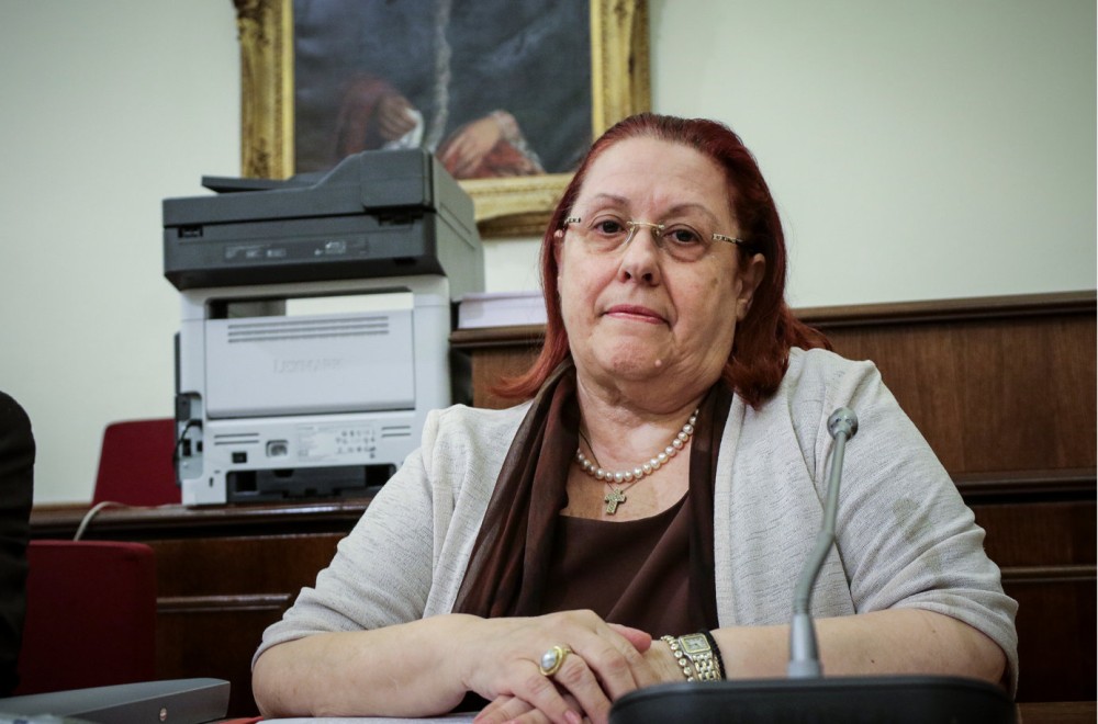 Η γενική επιθεωρήτρια δημόσιας διοίκησης επί ΣΥΡΙΖΑ θέλει να απαγορεύσει το βιβλίο του Λοβέρδου