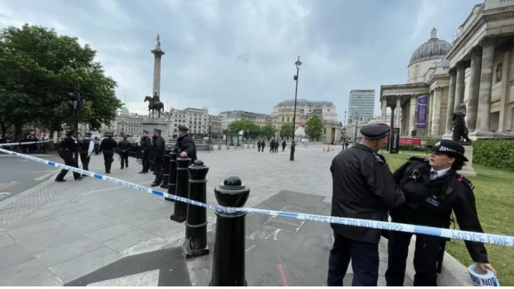 Λονδίνο-Αποκλεισμένη η πλατεία Τραφάλγκαρ μετά τον εντοπισμό ύποπτου πακέτου