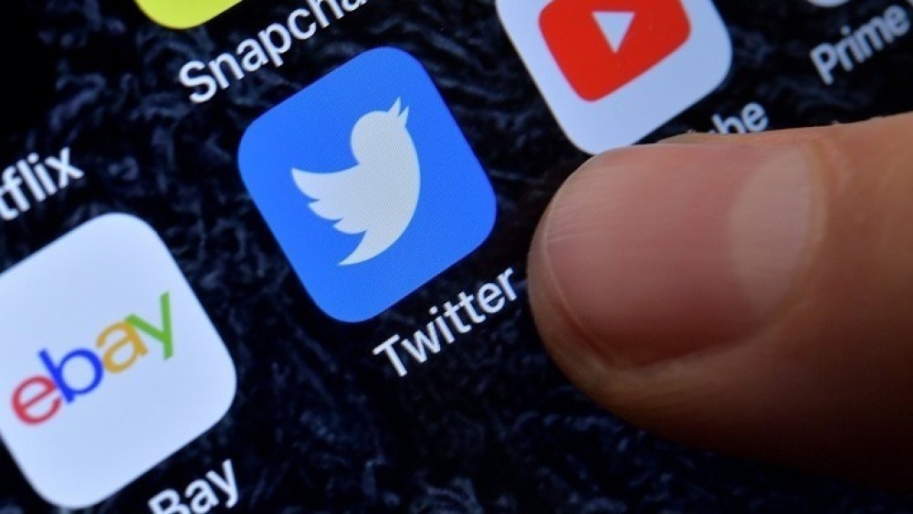 Φρένο στην εξαγορά του Twitter από Μασκ-Ζητά εγγυήσεις για πλαστούς λογαριασμούς