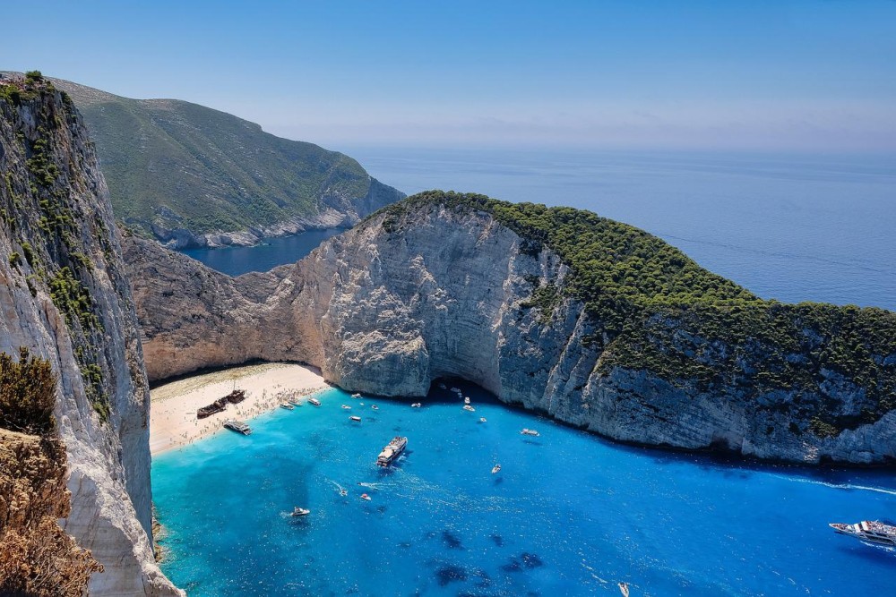 Financial Times: Η Ελλάδα είναι η λέξη για τις καλοκαιρινές διακοπές
