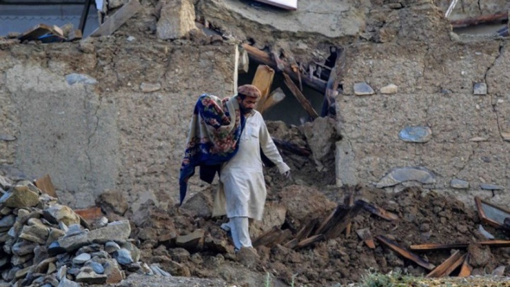 Σεισμός στο Αφγανιστάν: Σταματούν οι έρευνες για επιζώντες-Στους 1.000 οι νεκροί