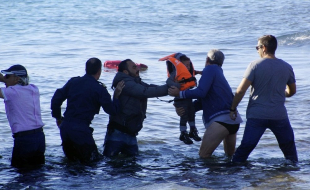 Μεγάλη επιχείρηση διάσωσης μεταναστών στη Μύκονο &#8211; Σώθηκαν 108, αγνοούνται 4