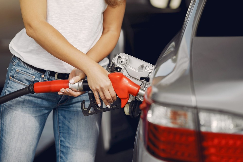 Πώς να καίτε λιγότερη βενζίνη: 5 συμβουλές