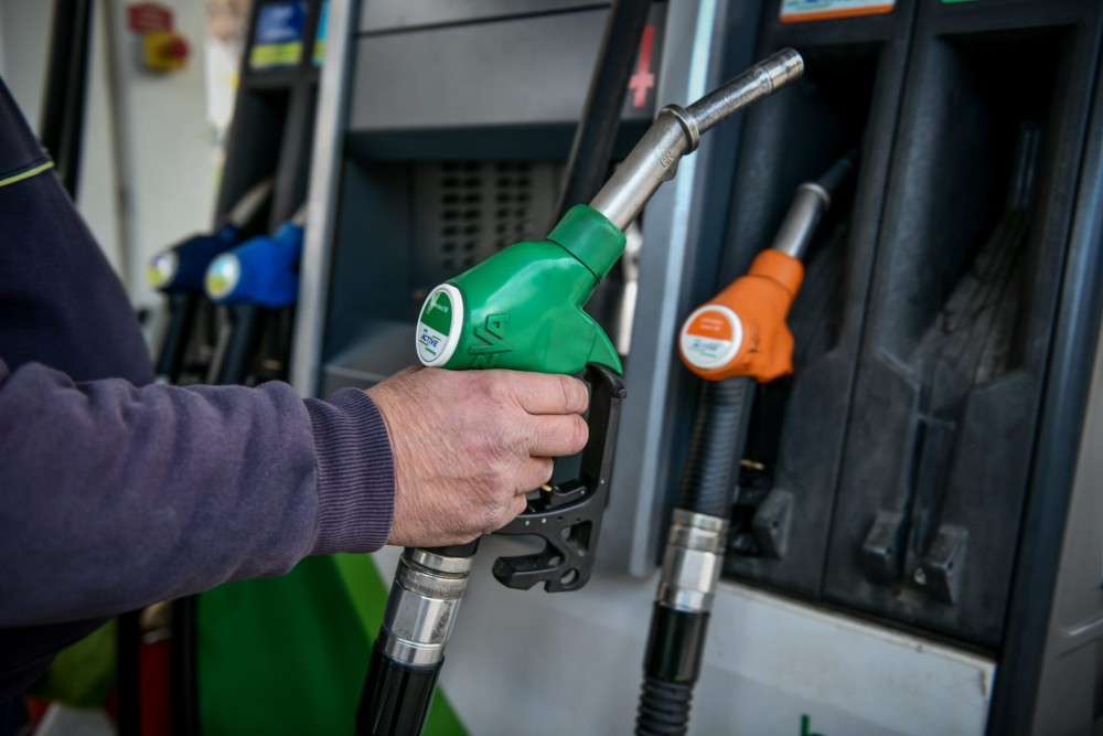 Νέο fuel pass για τη βενζίνη -Επιδότηση στην αντλία για το Diesel