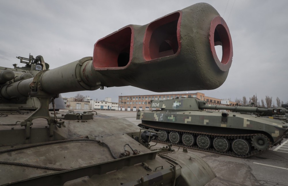 ΕΕ: Η Ευρώπη θα επιταχύνει τις παραδόσεις όπλων στην Ουκρανία