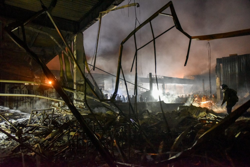 G7: &#8220;Έγκλημα πολέμου&#8221; η επίθεση στο εμπορικό κέντρο της Κρεμεντσούκ-16 οι νεκροί
