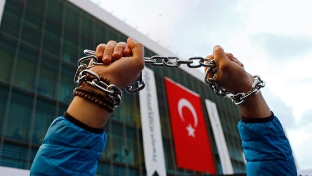 Φυλακίστηκε ο Αμπάρα που κατηγορείται στην Τουρκία για κατασκοπεία