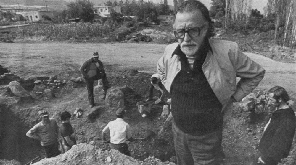 Μανόλης Ανδρόνικος: Ο αρχαιολόγος που «ανακάλυψε» την Ελλάδα
