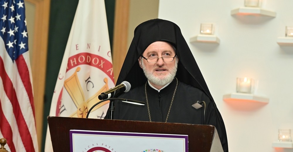 Ο Αρχιεπίσκοπος Αμερικής σε άλλο μήκος κύματος από την Ιερά Σύνοδο για τον κορωνοϊό