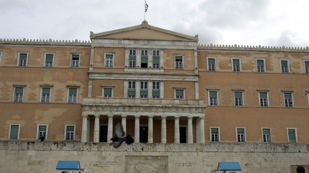 Κορωνοϊός: Τηλεδιάσκεψη του πρωθυπουργού με Τσίπρα στη σκιά της πανδημίας