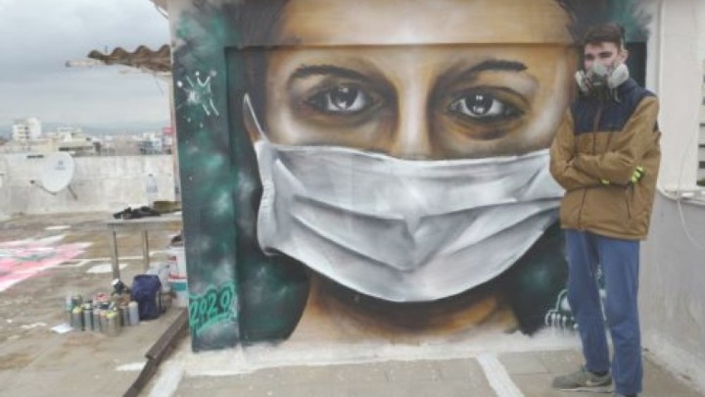 Ο 16χρονος που κάνει τον κορωνοϊό γκράφιτι στην Αθήνα