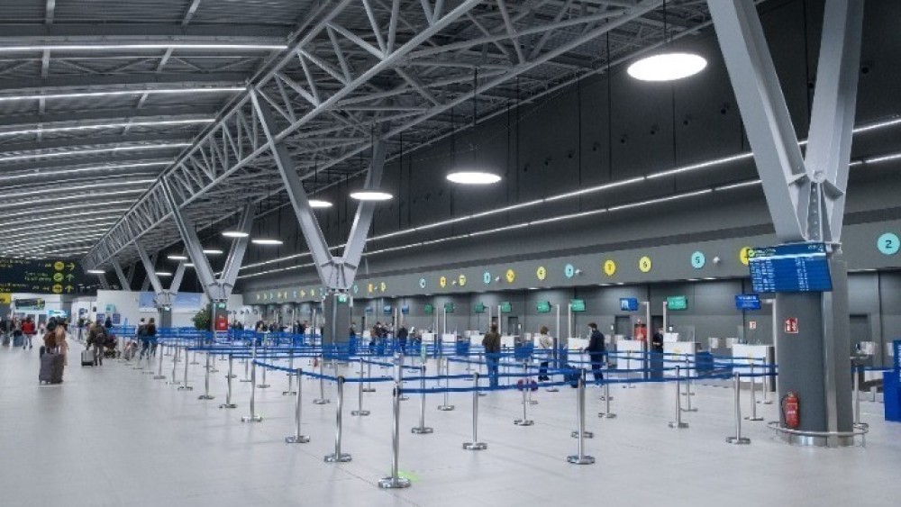 Αισθητά μικρότερες οι καθυστερήσεις στα ελληνικά αεροδρόμια έναντι των ευρωπαϊκών