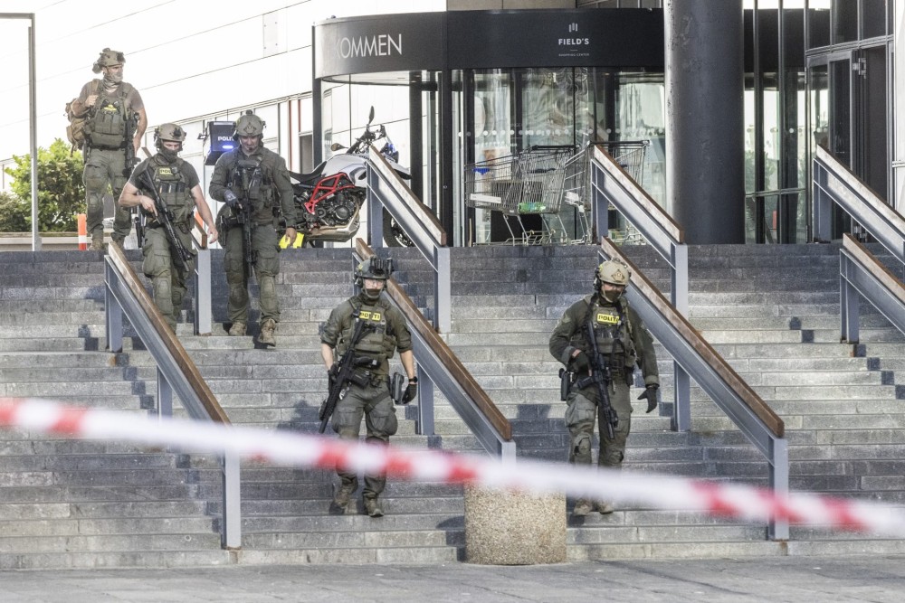 Δανία: Τρεις νεκροί από επίθεση ενόπλου σε εμπορικό κέντρο