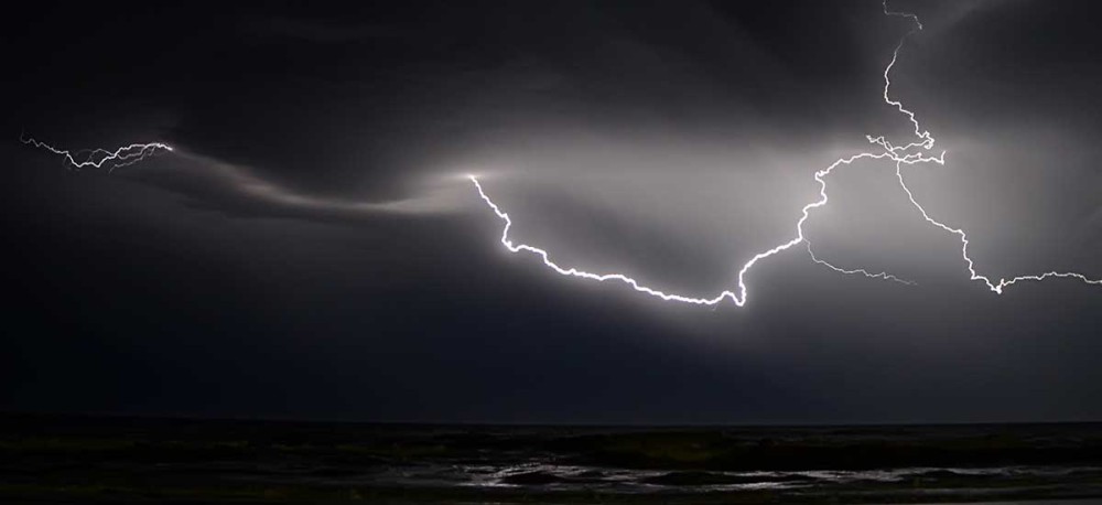 Έκτακτο δελτίο επιδείνωσης του καιρού: Ισχυρές καταιγίδες με κεραυνούς στην κεντρική και βόρεια Ελλάδα