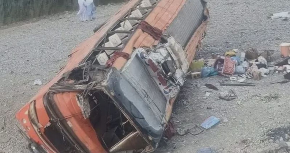 Πακιστάν: Τουλάχιστον 19 νεκροί από  πτώση λεωφορείου σε φαράγγι
