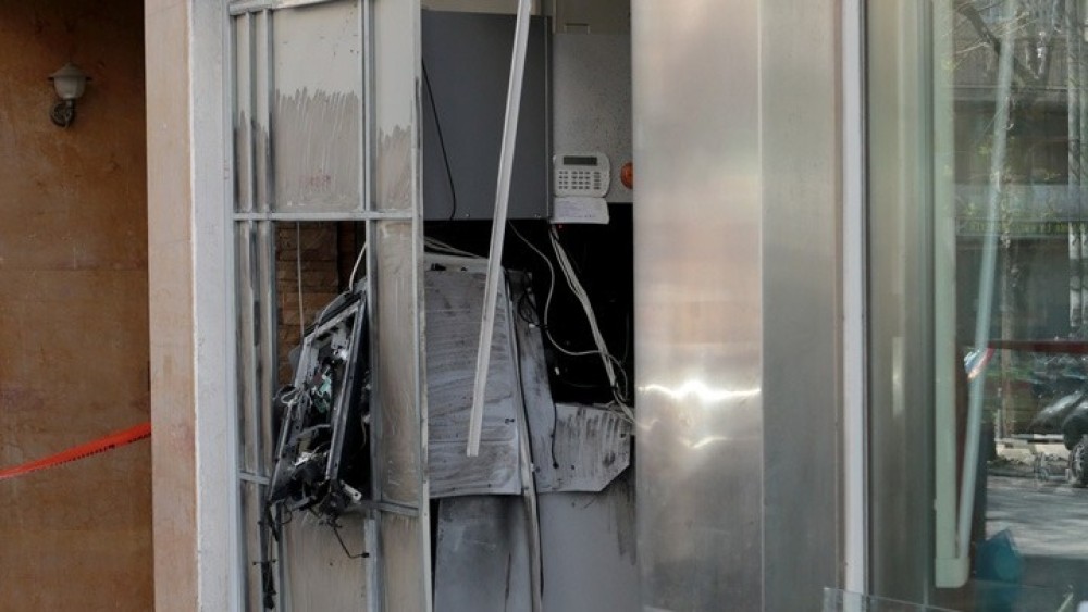 Έκρηξη ΑΤΜ στο Σισμανόγλειο-Οι δράστες είχαν ντυθεί γιατροί