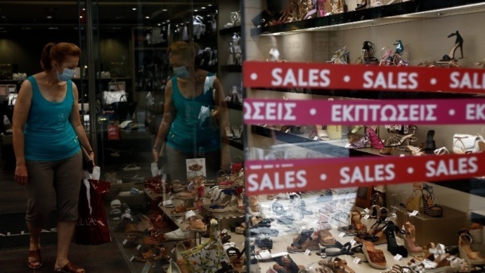 Ικανοποιημένος ο εμπορικός κόσμος της Αθήνας από την κατάργηση των ενδιάμεσων εκπτώσεων