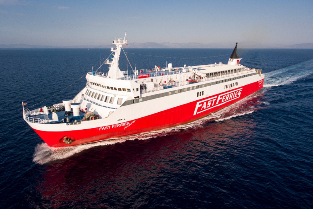 Mηχανική βλάβη στο Fast Ferries Andros με 446 επιβάτες -Επιστρέφει στη Ραφήνα