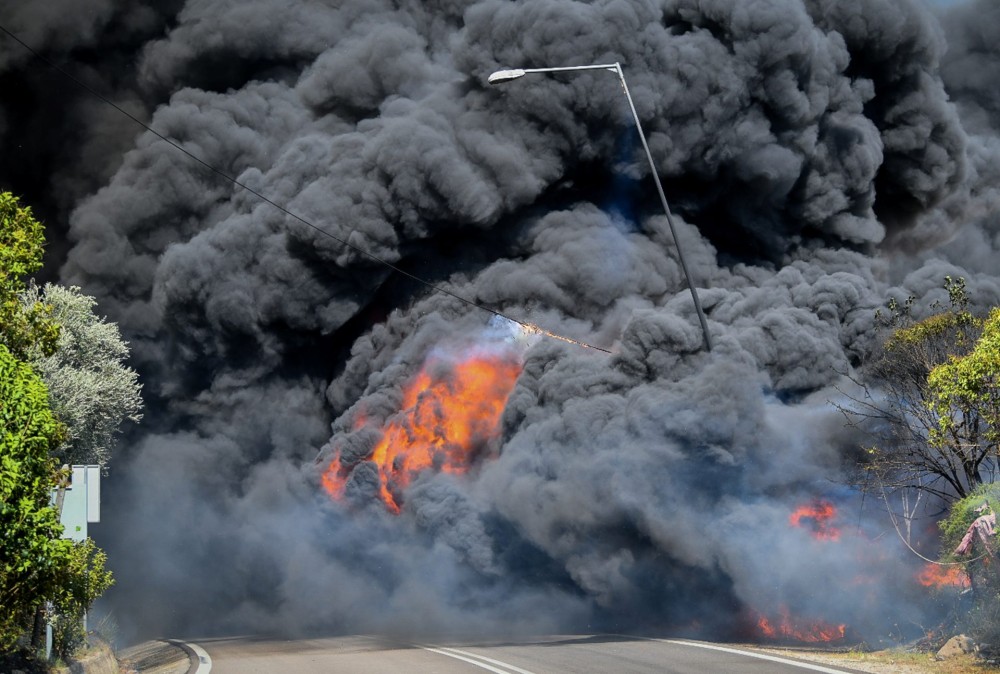 Αλεξανδρούπολη: Εκτροπή της κυκλοφορίας των οχημάτων  λόγω της εξάπλωσης της πυρκαγιάς