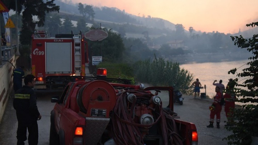 Υπό έλεγχο οι φωτιές σε  Λυνίσταινα και Αγία Κυριακή στην Ηλεία – Οριοθετημένη στο Ελληνοχώρι Κορινθίας