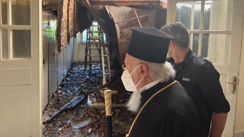 Ο Οικουμενικός Πατριάρχης κοντά στους τρόφιμους του Γηροκομείου Βαλουκλή