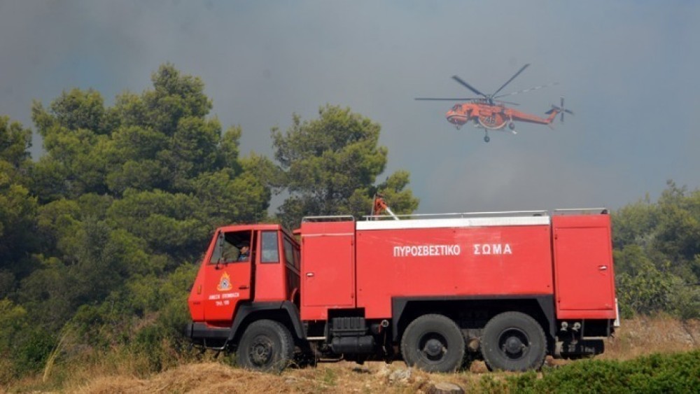 Πυρκαγιά στην Προσύμνη της Αργολίδας-Στη μάχη με τις φλόγες  και εναέρια μέσα