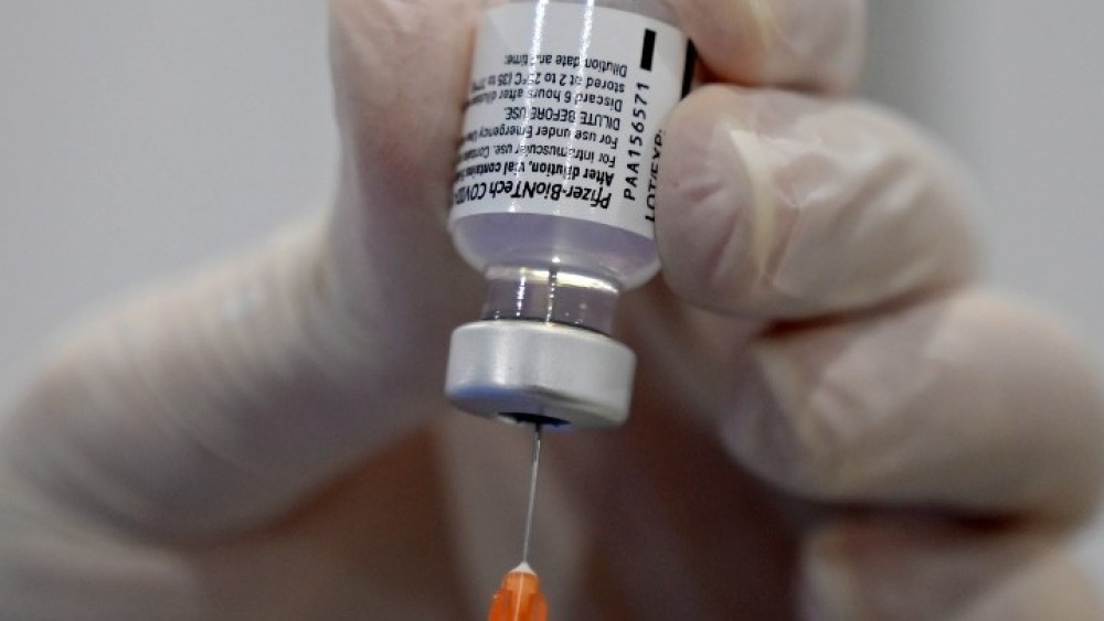 Ο EMA ξεκίνησε αξιολόγηση για νέα έκδοση εμβολίου της Pfizer