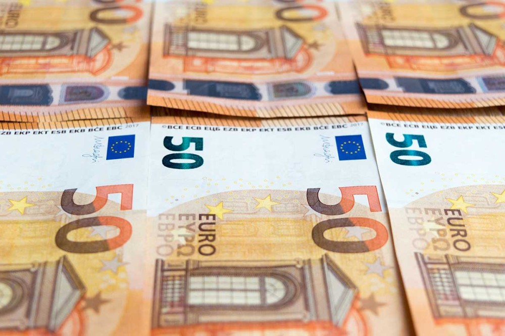 Επιχειρηματίας έχασε 12.000 ευρώ από υποτιθέμενο πελάτη