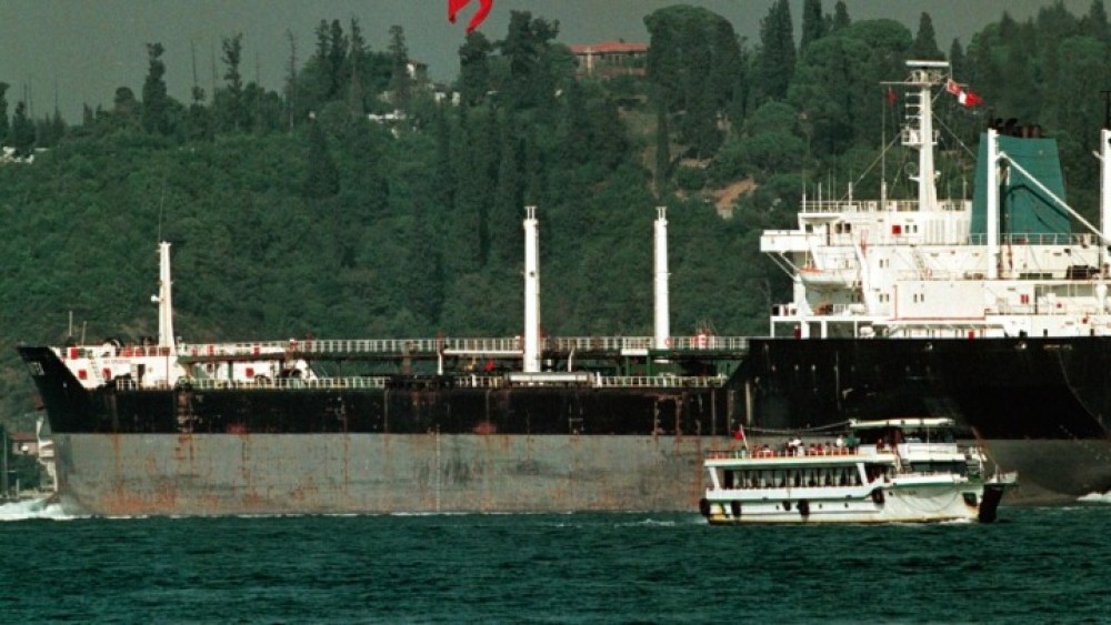 Tουρκία: Έκλεισαν τα στενά του Βοσπόρου-Φορτηγό πλοίο προσάραξε λόγω βλάβης