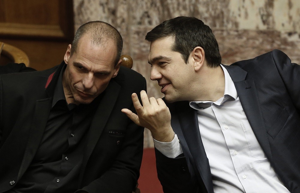 Η κυβέρνηση των 50 δισ και της δραχμής και ο καλός Θεός της Ελλάδας