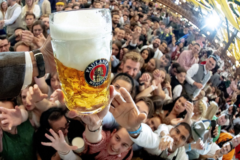 Γερμανία- Μετά από 2 χρόνια επέστρεψε το Oktoberfest, το μεγαλύτερο φεστιβάλ μπύρας