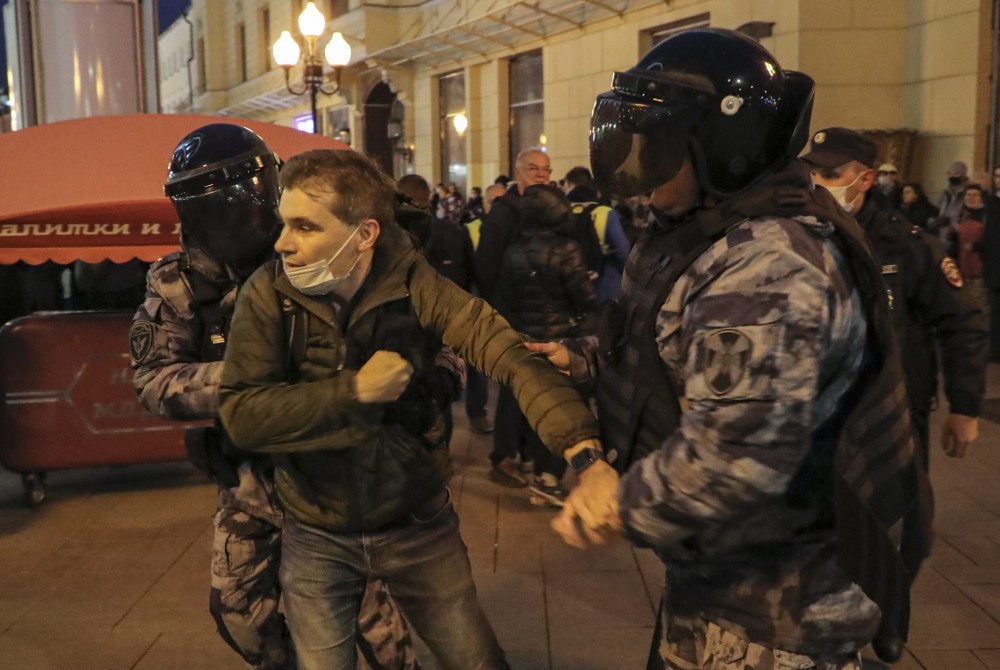 Ρωσία: Συνεχίζονται οι αντιδράσεις για την επιστράτευση &#8211; Συλλαμβάνονται διαδηλωτές και στέλνονται στο μέτωπο