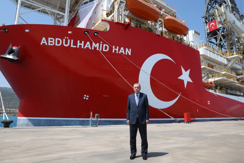 Επιμένει στις προκλήσεις η Τουρκία: Βγάζει το γεωτρύπανο Αμπντουλαχαμίτ Χαν στην Αν. Μεσόγειο