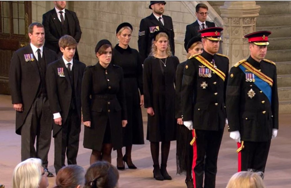 Βρετανία- Ουίλιαμ, Χάρι και τα υπόλοιπα 6 εγγόνια της βασίλισσας Ελισάβετ την αποχαιρετούν