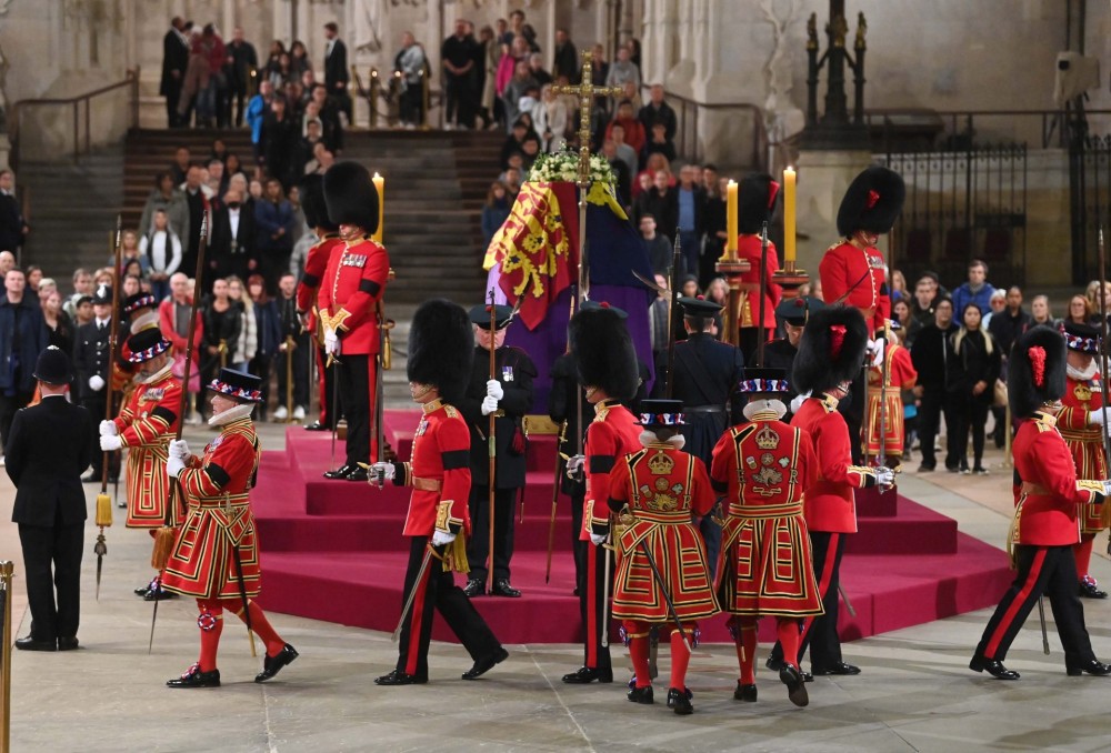 Τελευταίο αντίο στη βασίλισσα Ελισάβετ-Ποιοι θα παραστούν στην κηδεία