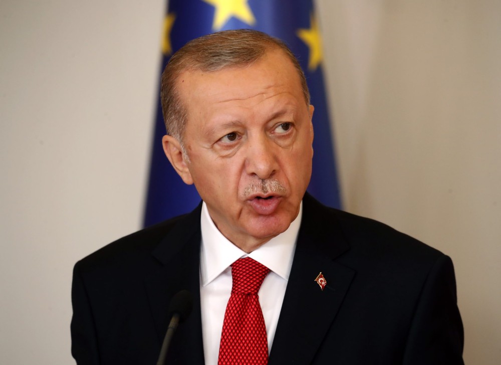 Μήνυση Ερντογάν κατά του αντιπροέδρου της Bundestag για τον «μικρό αρουραίο των υπονόμων»